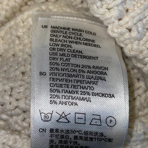L.O.G.G H&M ivory cable Knit sweater- good condition Size Sm - smoke free home - Picture 5 of 5
